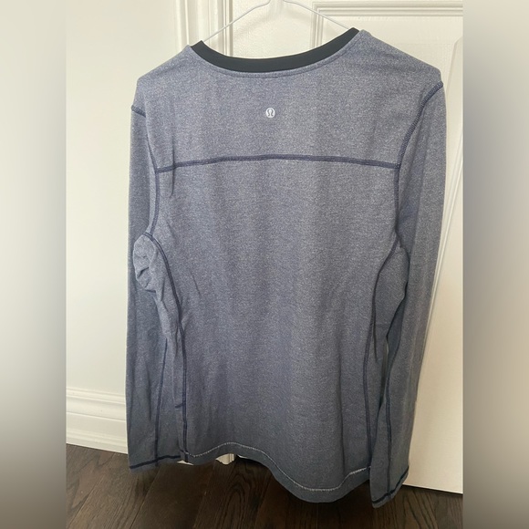 Lululemon Men’s Long Sleeve Navy Shirt - Picture 2 of 3